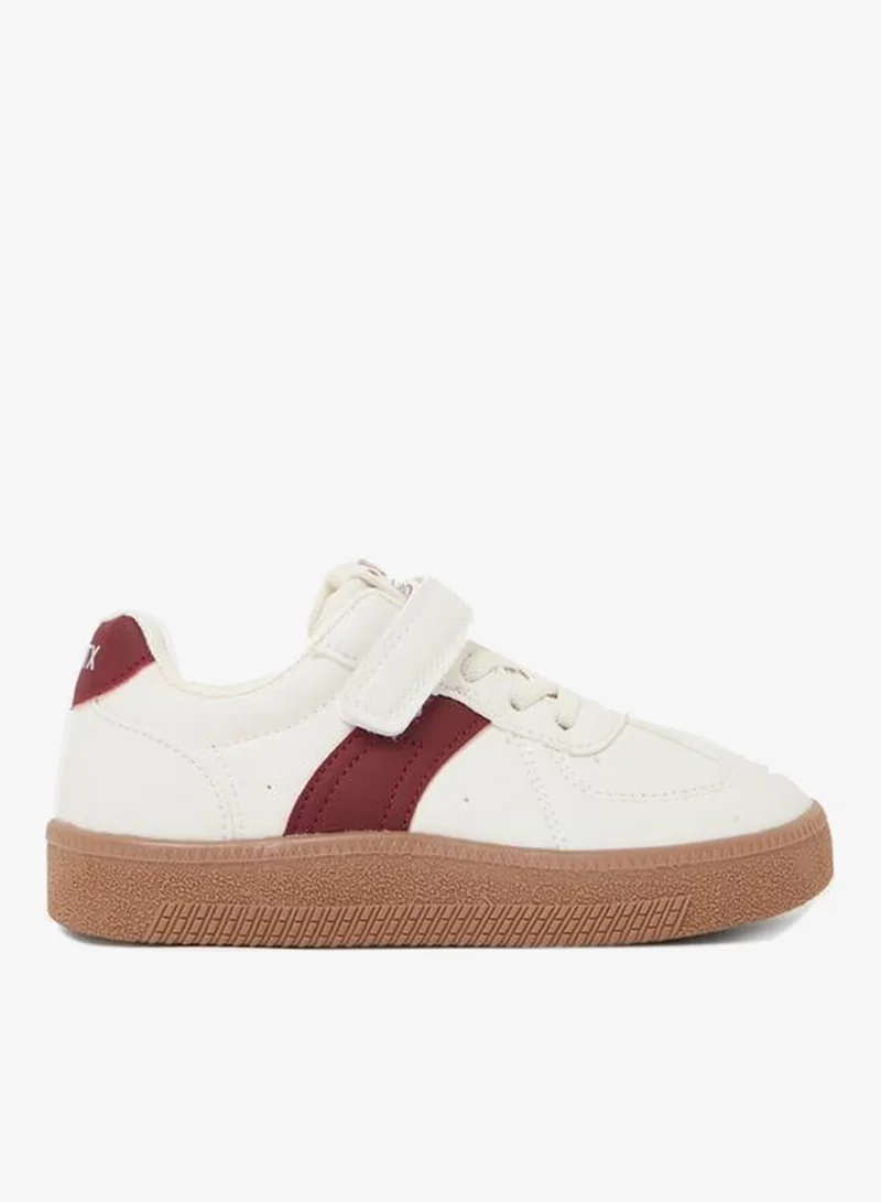 Styli Boys Hook and Loop Sneakers