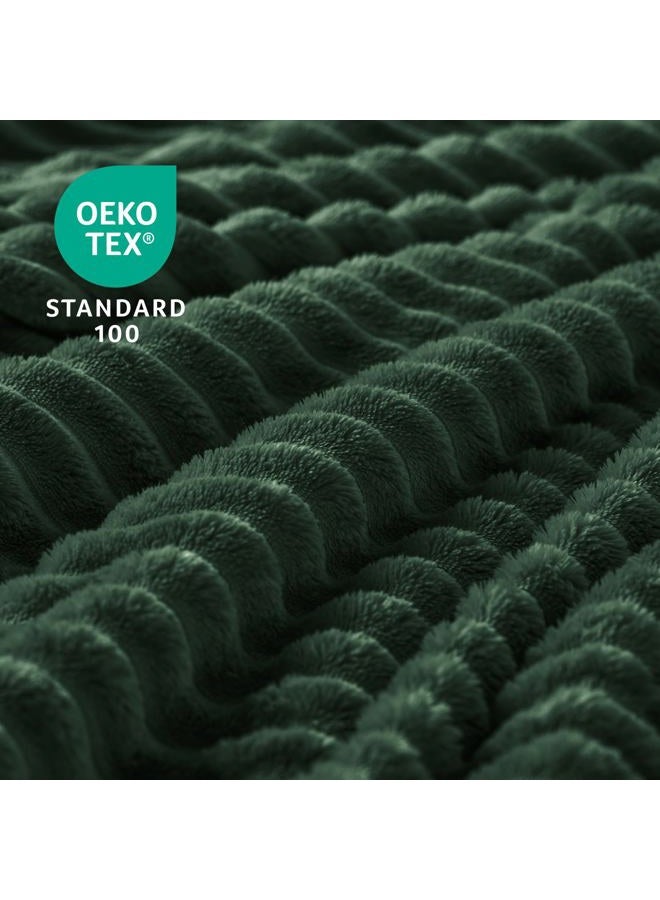 BEDELITE Fleece Throw Blanket for Couch – 3D Ribbed Jacquard Soft and Warm Decorative Fuzzy Blanket – Cozy, Fluffy, Plush Lightweight Emerland Green Throw Blankets for Bed, Sofa, 50x60 inches - Image 3