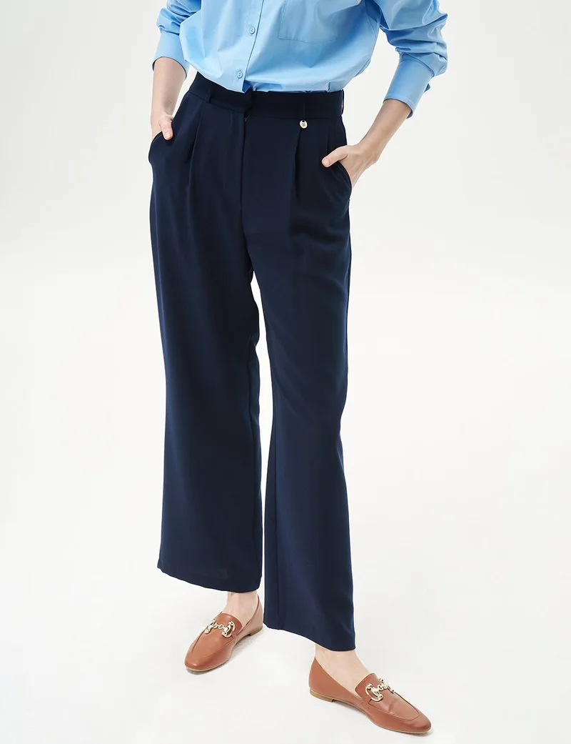 Kayra Pleated Pocket Detail Basic Pants Navy Blue