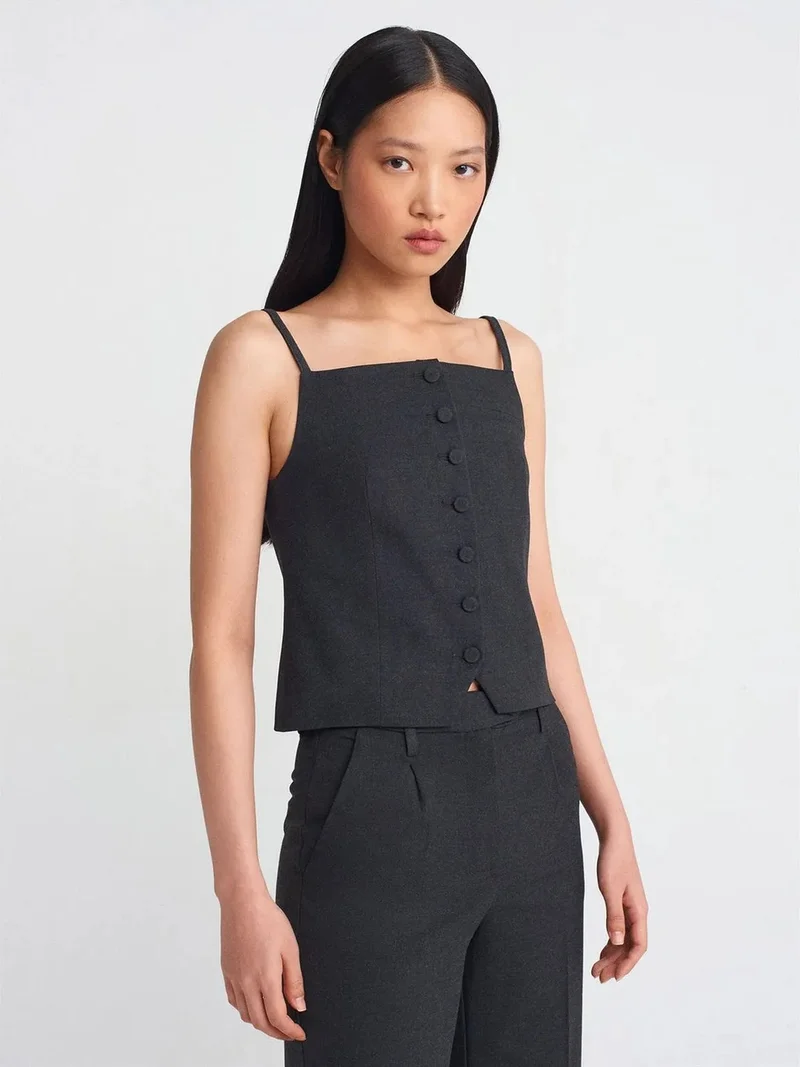 ديلفين Dilvin Sleeveless Square-Neck Crepe Blouse