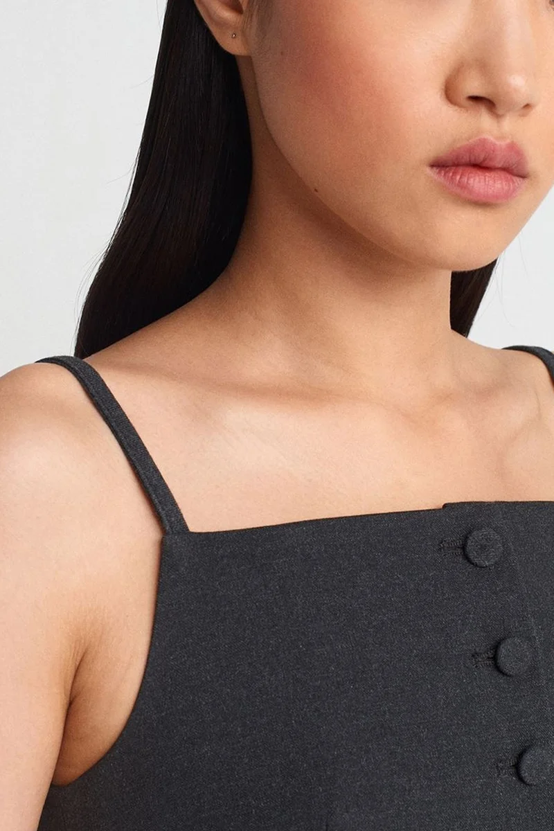Dilvin Black DILVIN Sleeveless Square-Neck Crepe Blouse for Women | Best Price UAE