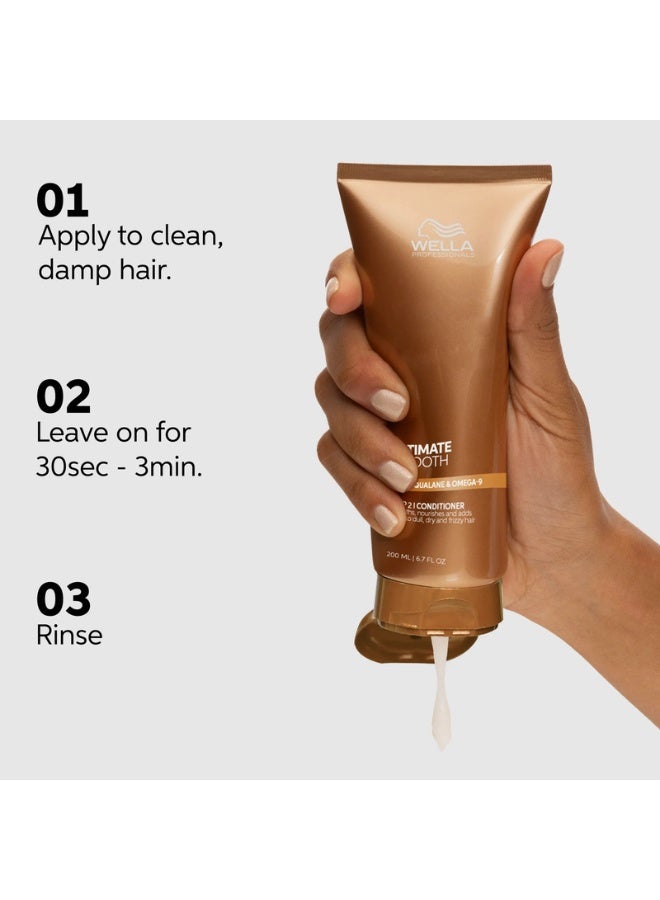 Wella Professionals ماسك ويلا بروفيشونالز ألتيميت سموذ مع تغذية عميقة، علاج للشعر الجاف والمجعد، ينعم ويضيف لمعة حريرية، آمن للألوان، مع سكوالان وأوميغا 9، 150 مل - Image 3