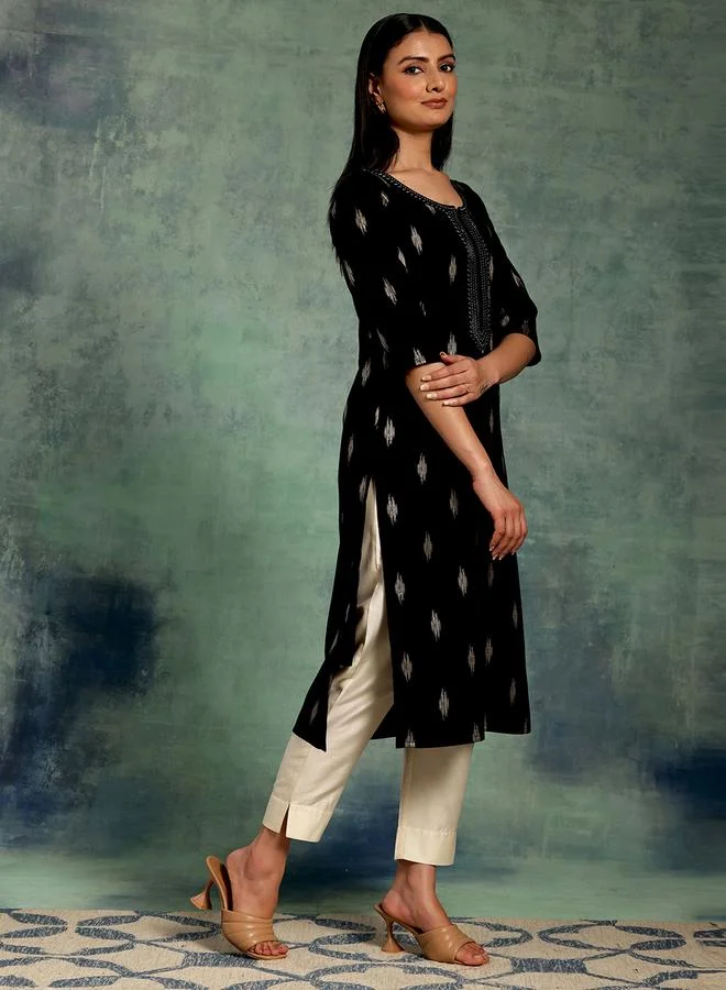 لباس Black Embroidered Viscose Straight Kurta