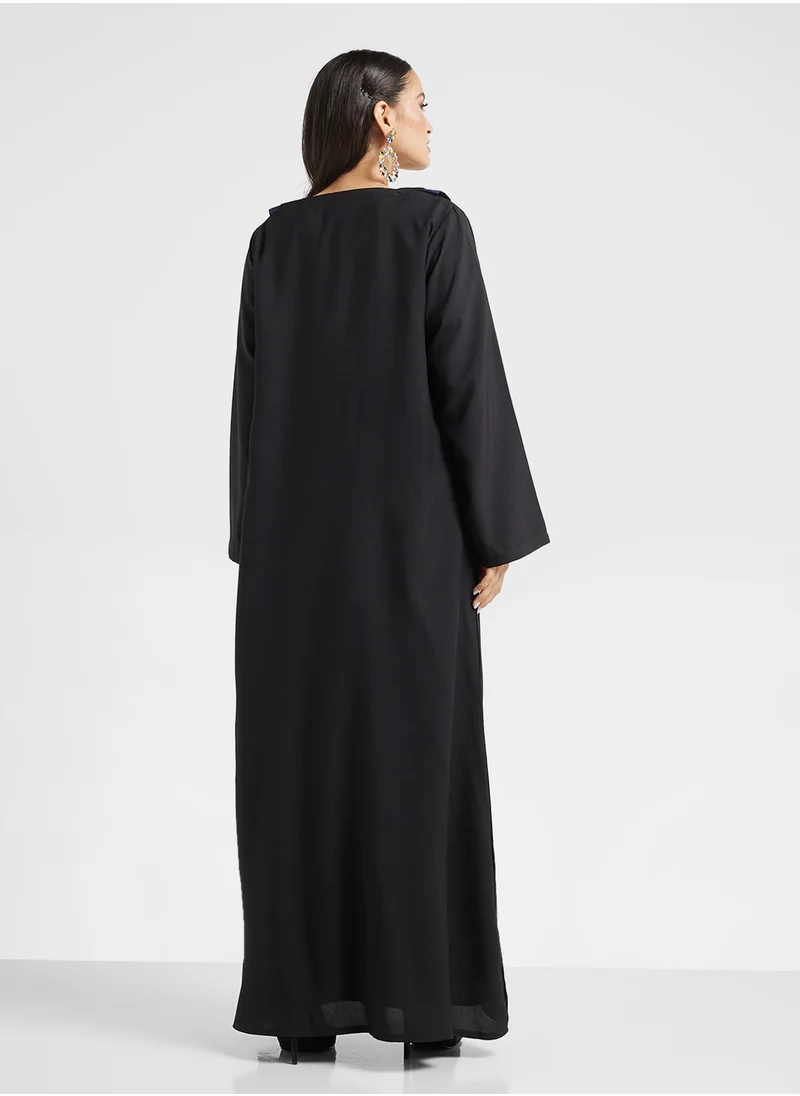 هيا كلوزيت V-Neck Button Detailed Flared Sleeve Abaya