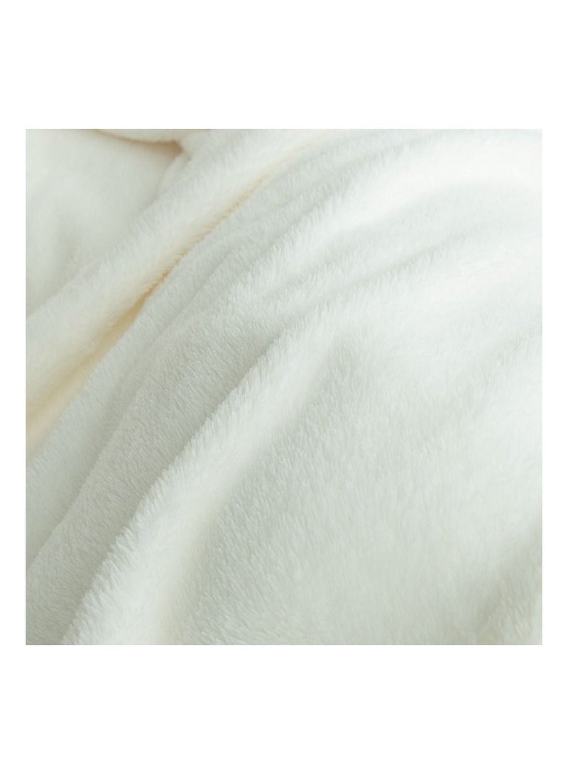 Cozy White Fleece Blanket 150x210 cm, Warm and Soft Blanket for Sofa, Bedspread, and Couch, Perfect Travel Companion (1pc)  - Image 2