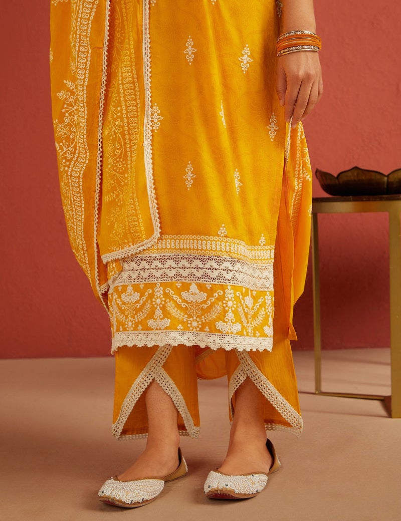 كاري طقم كورتا دانتيل تشيكانكاري للنساء مع عمل على المرآة ودوباتا - Image 5