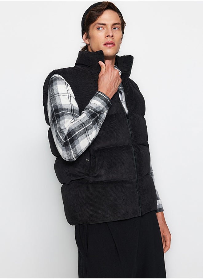 trendyol - Black Men's Regular Fit Winter Velvet Vest TMNAW23YE00013 - Image 1