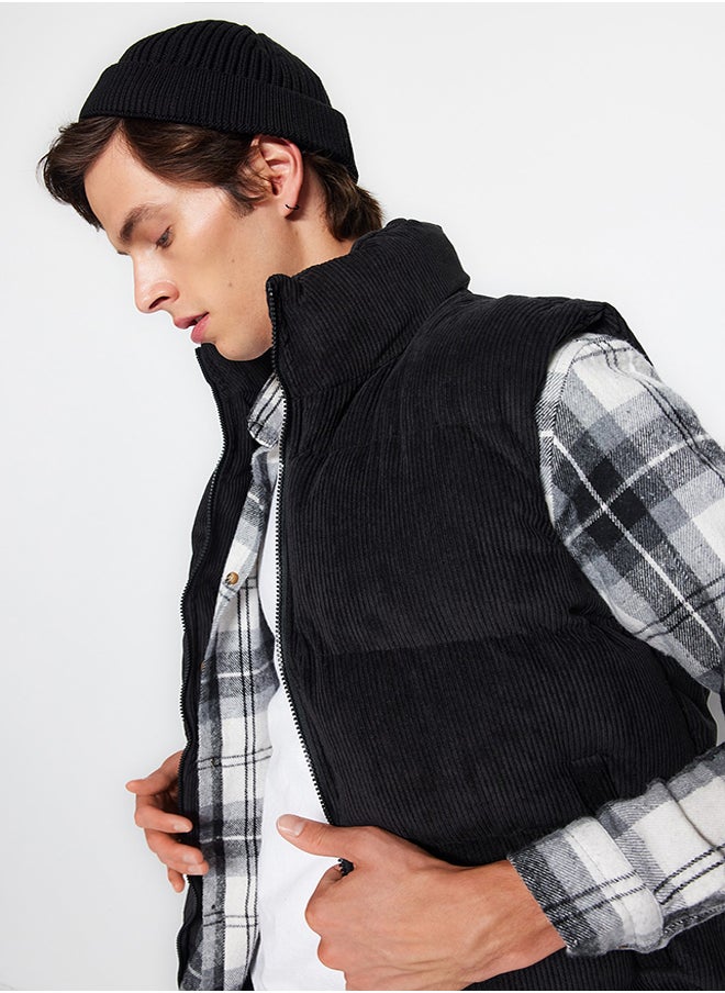 trendyol - Black Men's Regular Fit Winter Velvet Vest TMNAW23YE00013 - Image 1