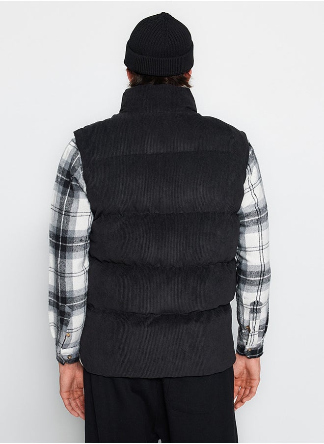 trendyol - Black Men's Regular Fit Winter Velvet Vest TMNAW23YE00013 - Image 1