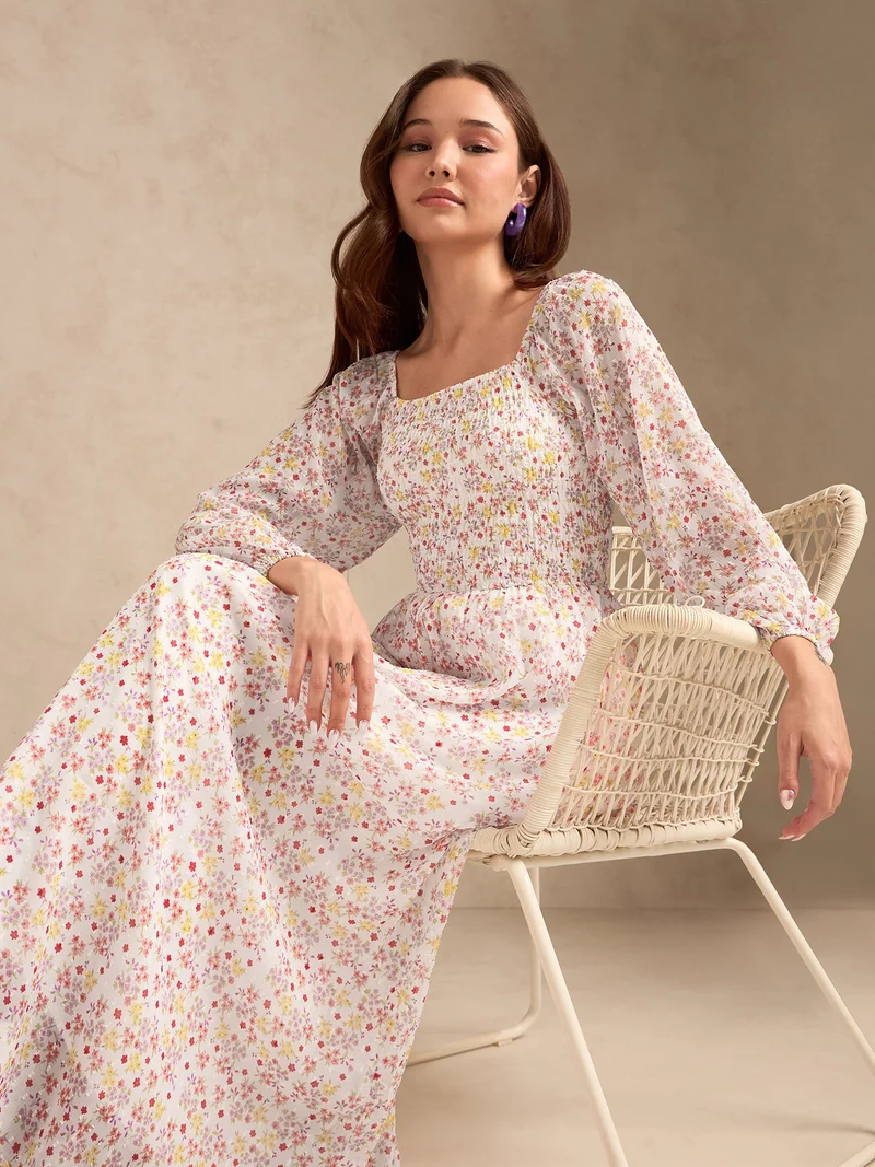 أوجيدر فستان ماكسي أبيض بأكمام كاملة وطبعة