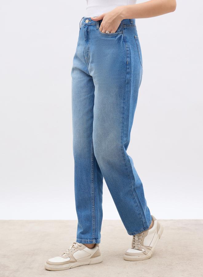 Styli Styli High Rise Straight Fit Faded Jeans  - Image 3