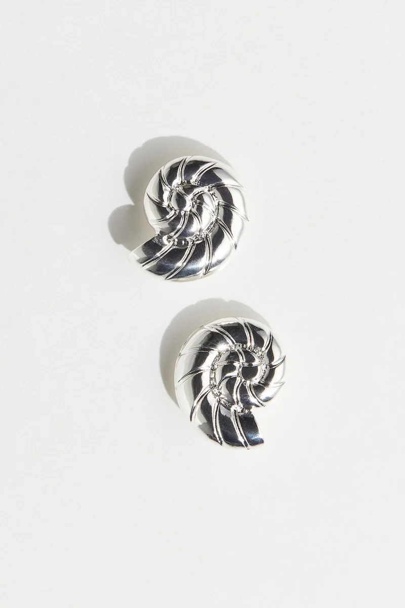 H&M Shell-shaped earrings