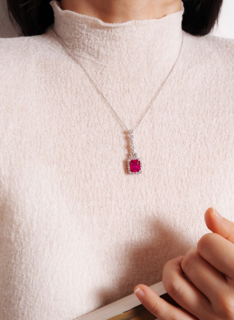 أونال قلادة "كريمسون ميراچ" للنساء - ميدالية مع ماسة CZ حمراء وفضة استرلينية، مجموعة حصرية لمنطقة الشرق الأوسط - Image 2