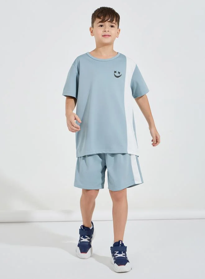 Styli Contrast Panel Printed T-Shirt & Shorts Set