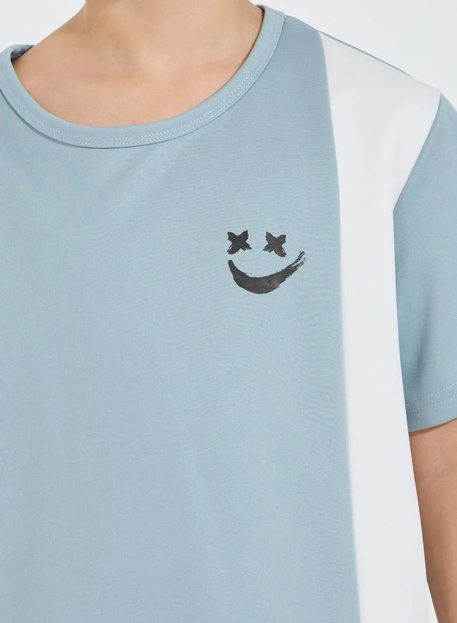 Styli Contrast Panel Printed T-Shirt & Shorts Set