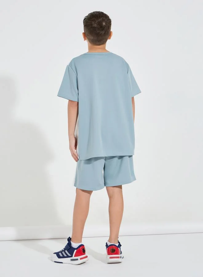 Styli Contrast Panel Printed T-Shirt & Shorts Set