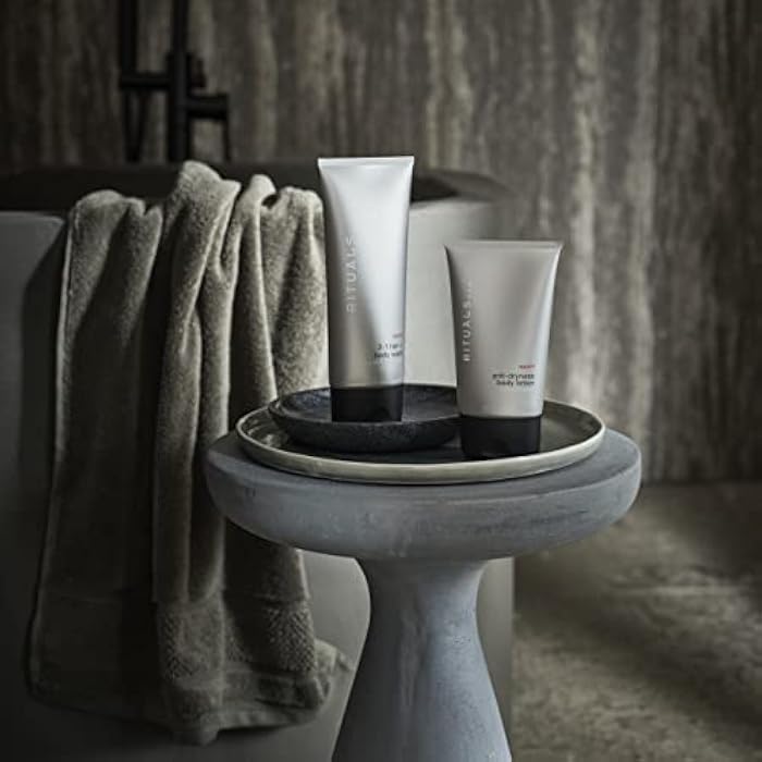 RITUALS Sport Invigorating 2-in-1 Shampoo & Body Wash - with Activated Charcoal & Mint Complex - 6.7 Fl Oz - Image 2