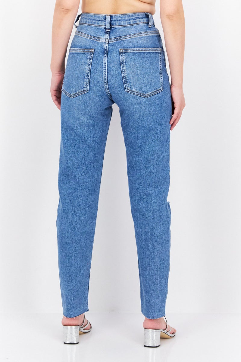NEW LOOK Women Mom Fit Washed Stretchable Denim, Blue - Image 4