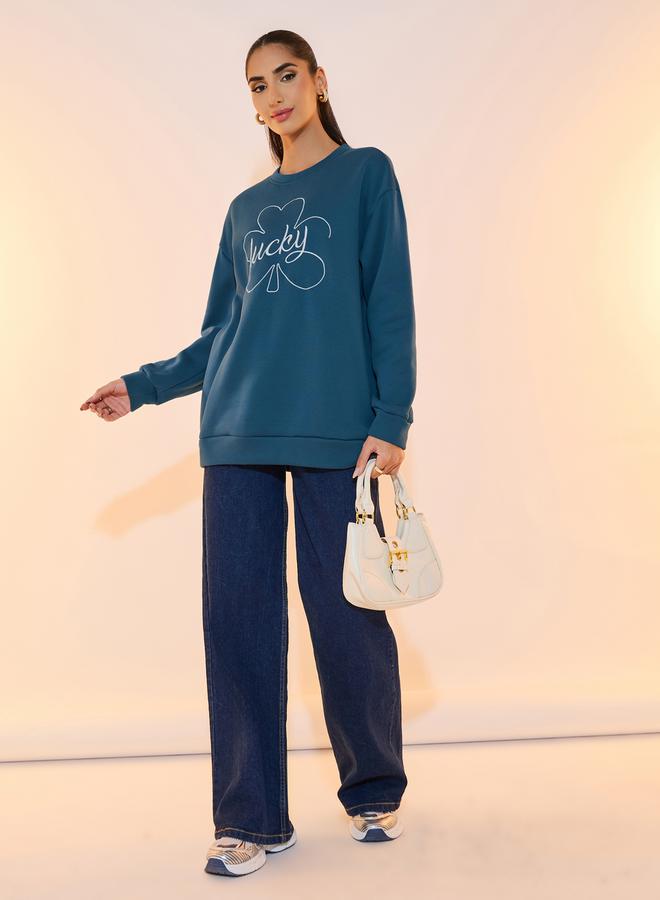 تايك تو سويت شيرت فضفاض بتفاصيل مُطرّزة - Image 3