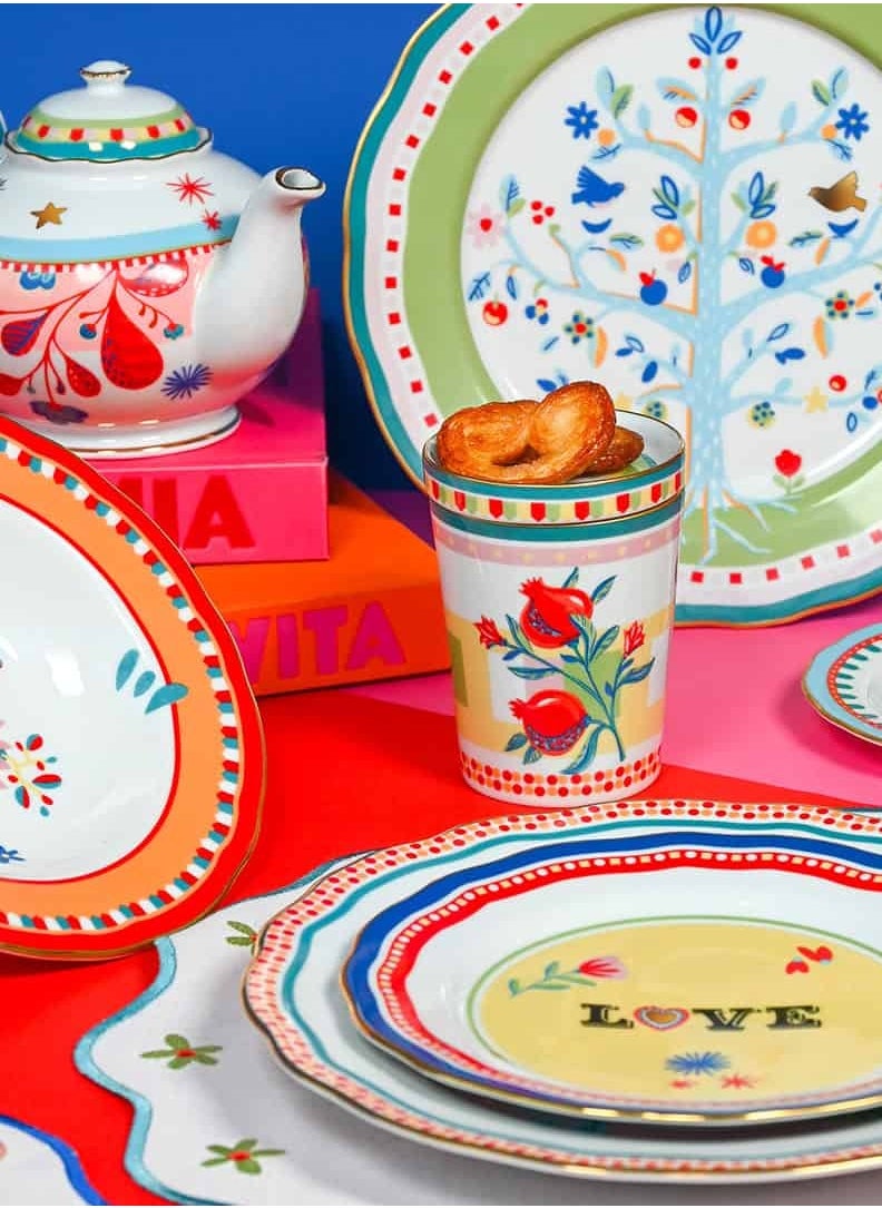 Baci milano - Mamma Mia Porcelain Cup with Lid/Saucer – Pomegranate (Ø 9 cm, H 12 cm) - Image 1