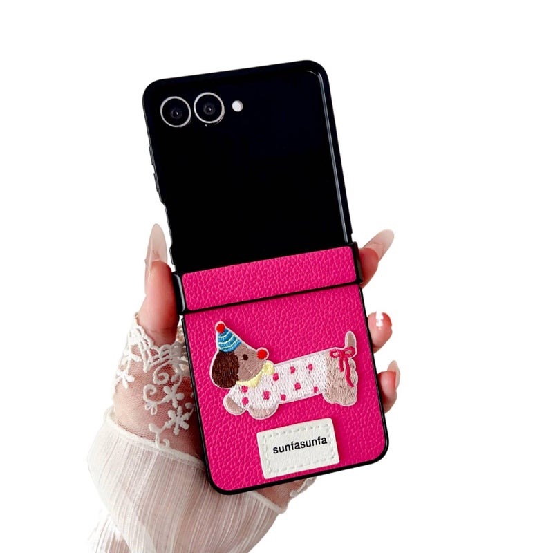 غطاء واقي | لـ Samsung Galaxy Z Flip 5 | أصفر | نقش كلب ألماني | حزام معصم - Image 4