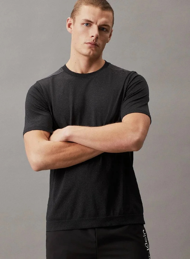 كالفن كلاين تيشرت رياضي