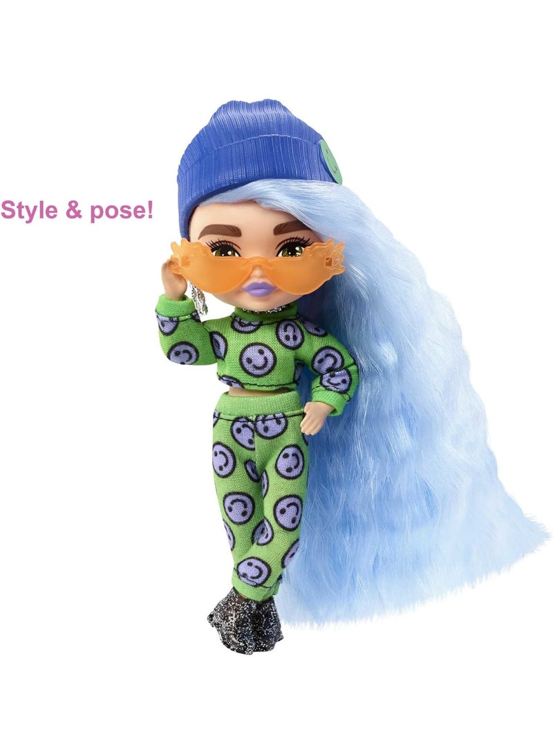 Barbie Extra Minis Doll 3 (5.5 In) In Fashion And Accessories, With Doll Stand - Image 4