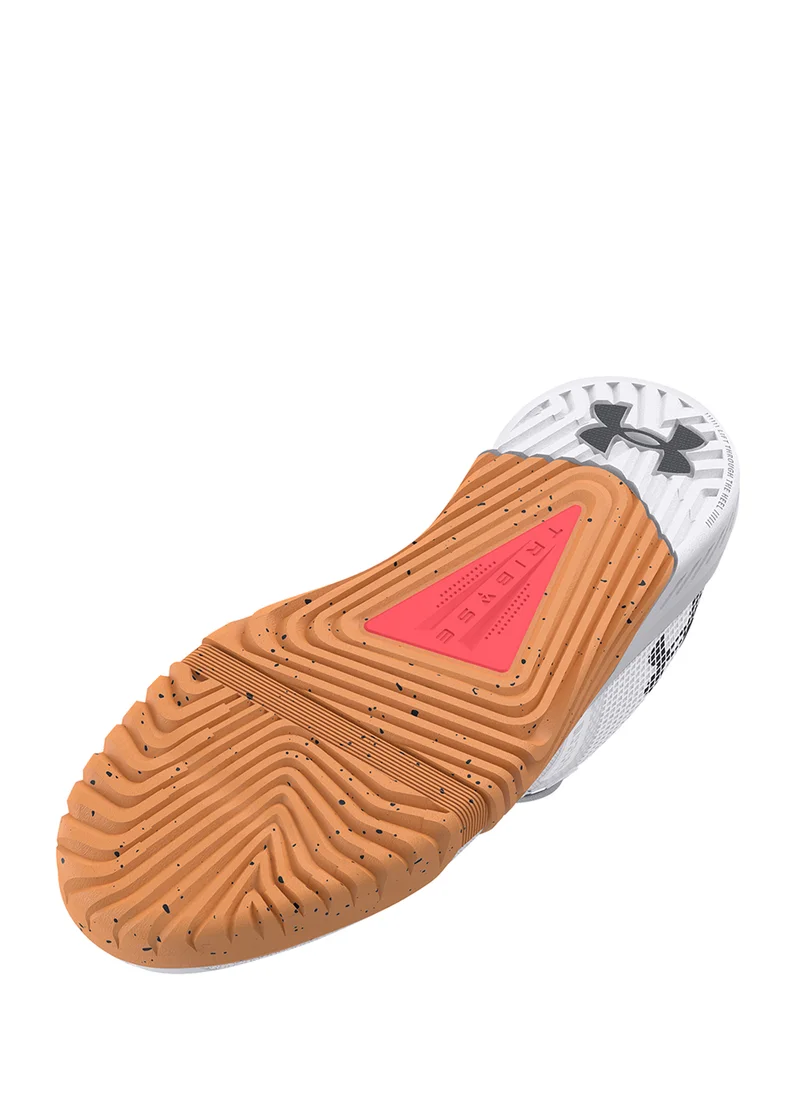 UNDER ARMOUR Tribase Reign 6