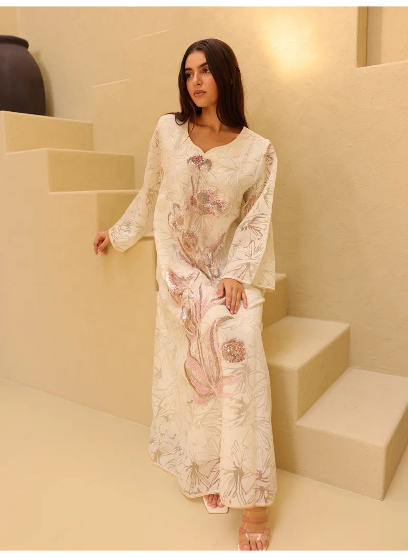 اكسا جلابية أنيقة مزينة بالترتر والزهور