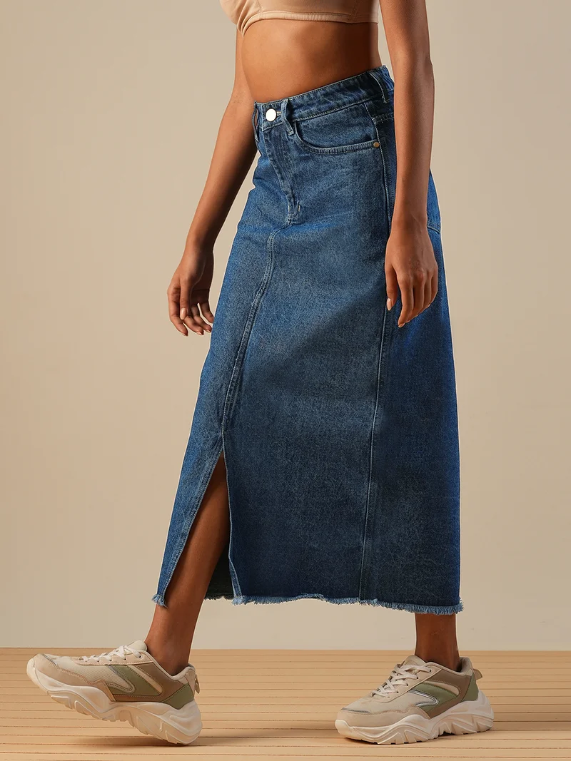 globus Women Mid-Rise Front Slit Fringed Hem Midi Straight Denim Skirt