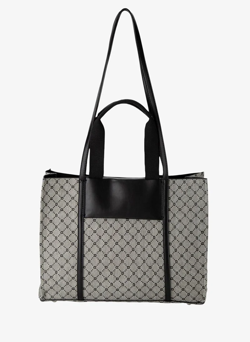 باتا حقيبة توت مطرزة