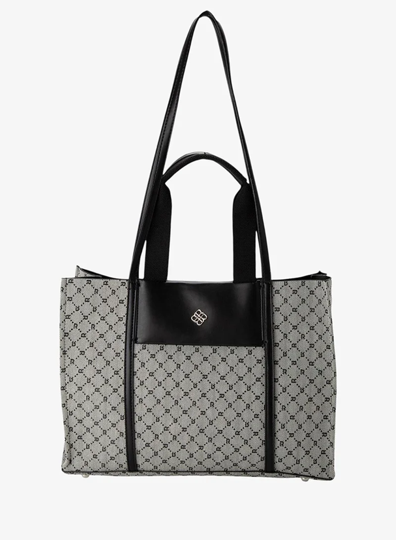 باتا حقيبة توت مطرزة