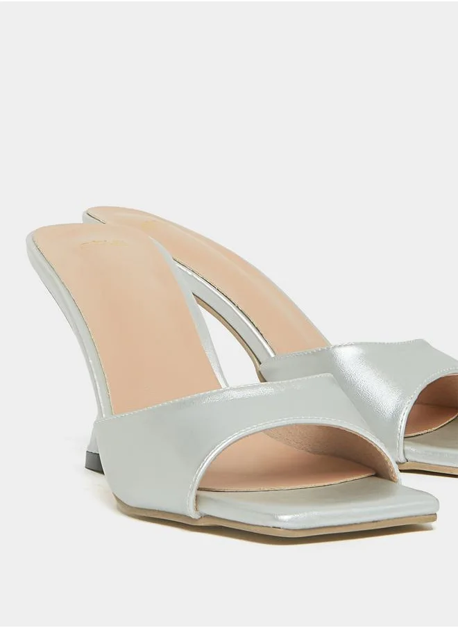 Styli Twisted Flared Heel Sandals
