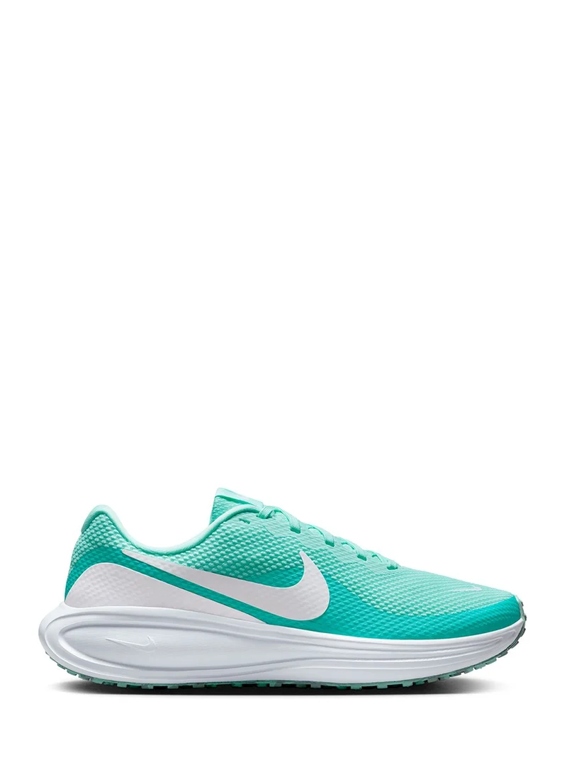 Nike Revolution 8