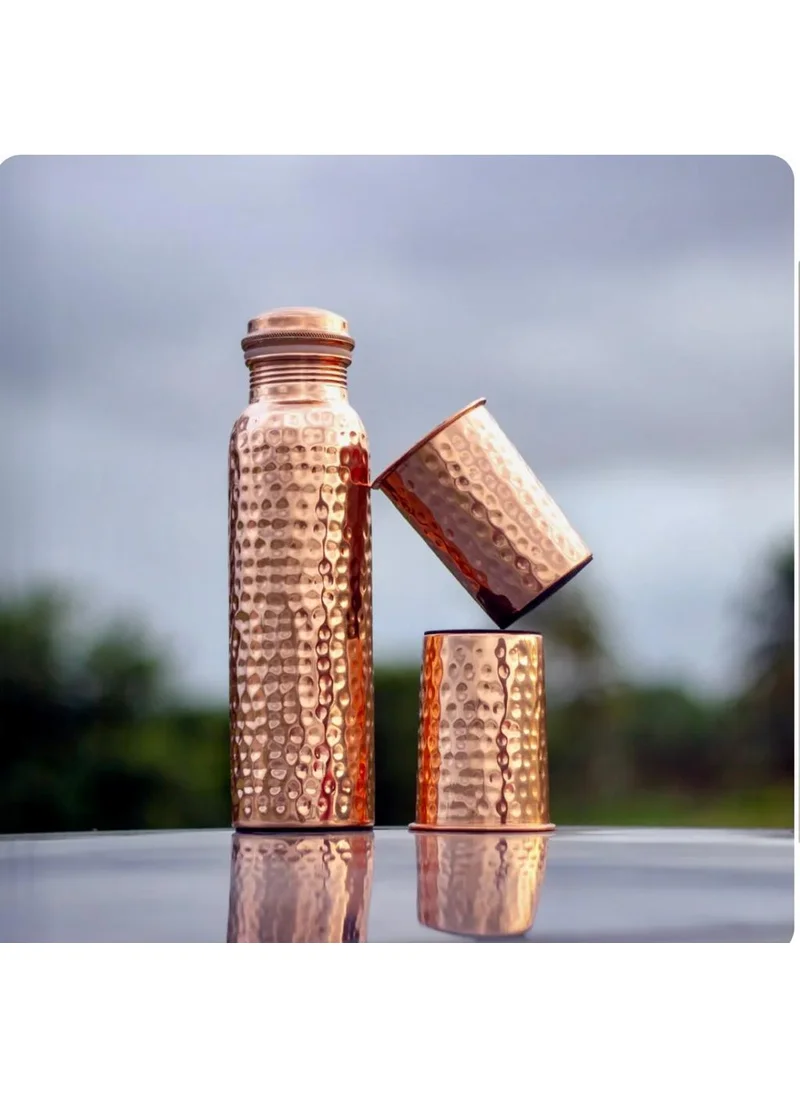 كويزيرا Pure Hammered Copper Bottle with 2 Glasses