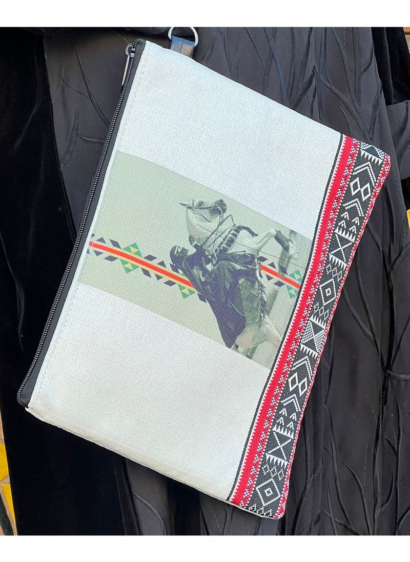 Generic - pouch Sadu  with  picture of horse - Image 1