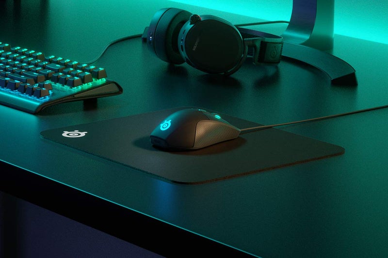 SteelSeries QcK Gaming Mouse Pad - Medium Thick Cloth - Peak Tracking and Stability - Black - Image 2