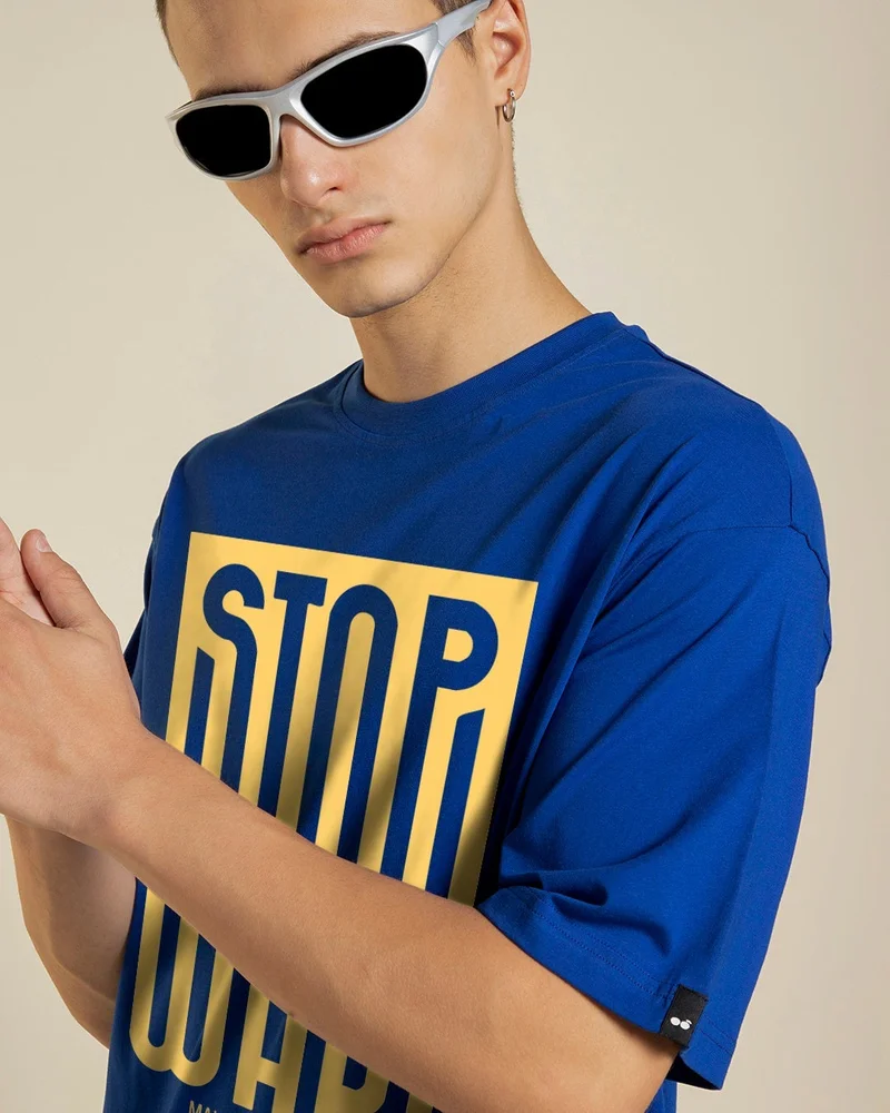 بيواكوف تيشيرت رجالي أزرق بطباعة نصية كبيرة