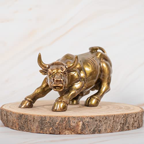 Karigaari India Wall Street Bull Replica - Resin Showpiece for Home Decor, 9 Inches, 0.8 Kg (Olive Green) - Image 1