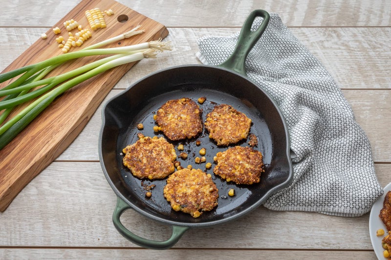 Le Creuset Le Creuset Signature Cast Iron Signature Iron Handle Skillet, 9" (1-3/8 qt.), Artichaut  - Image 2
