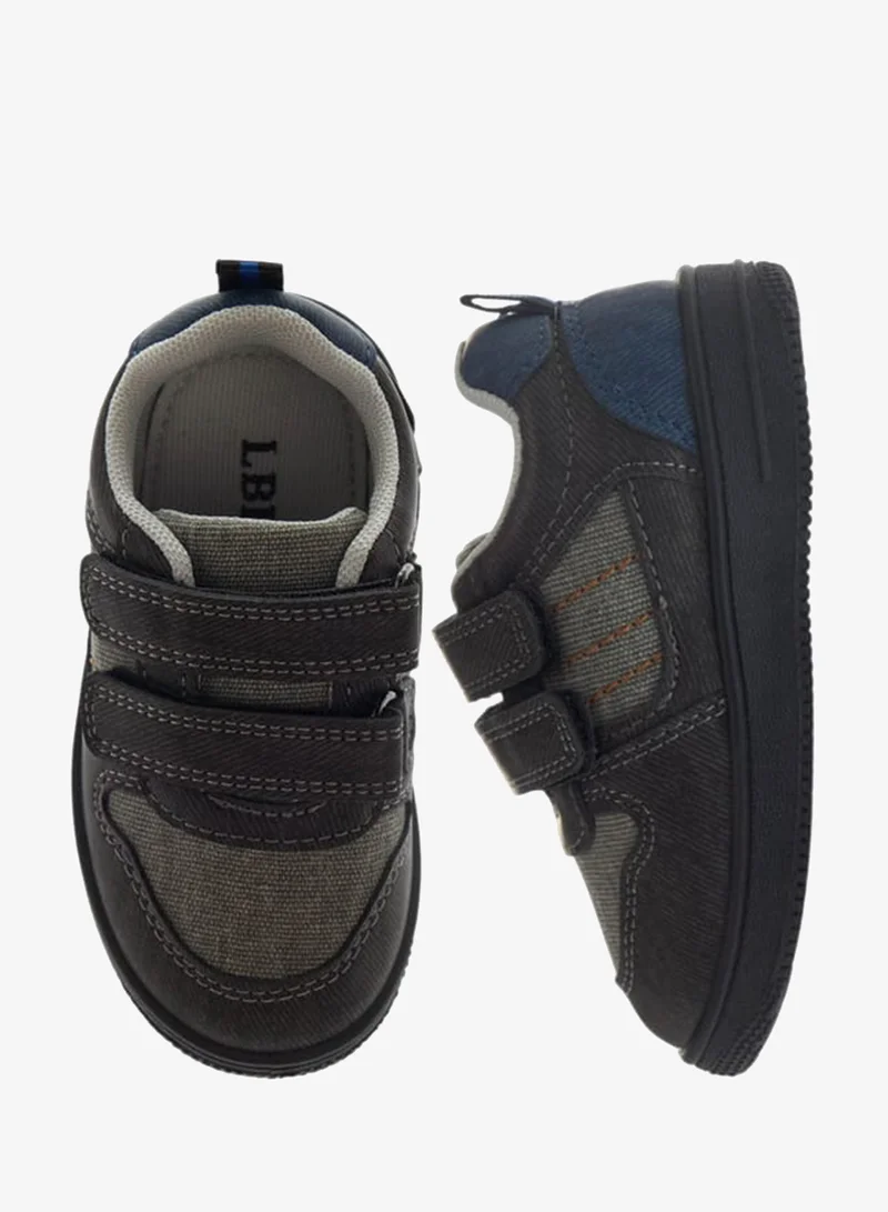 ال بي ال من شو اكسبرس سنيكرز بناتي بألواح وإغلاق بشريط لاصق