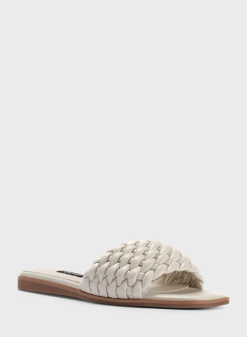NINE WEST Suyn Flat Sandals