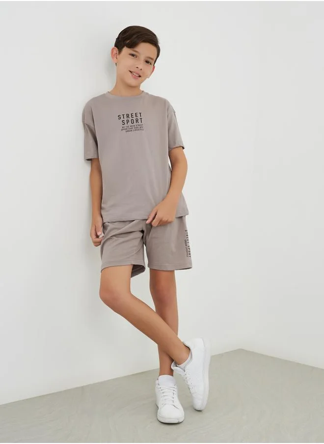 ستايلي Styli Boys Typography Print Oversized T-Shirt and Shorts Set