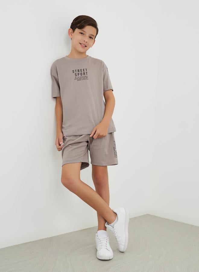 Styli Styli Boys Typography Print Oversized T-Shirt and Shorts Set  - Image 1