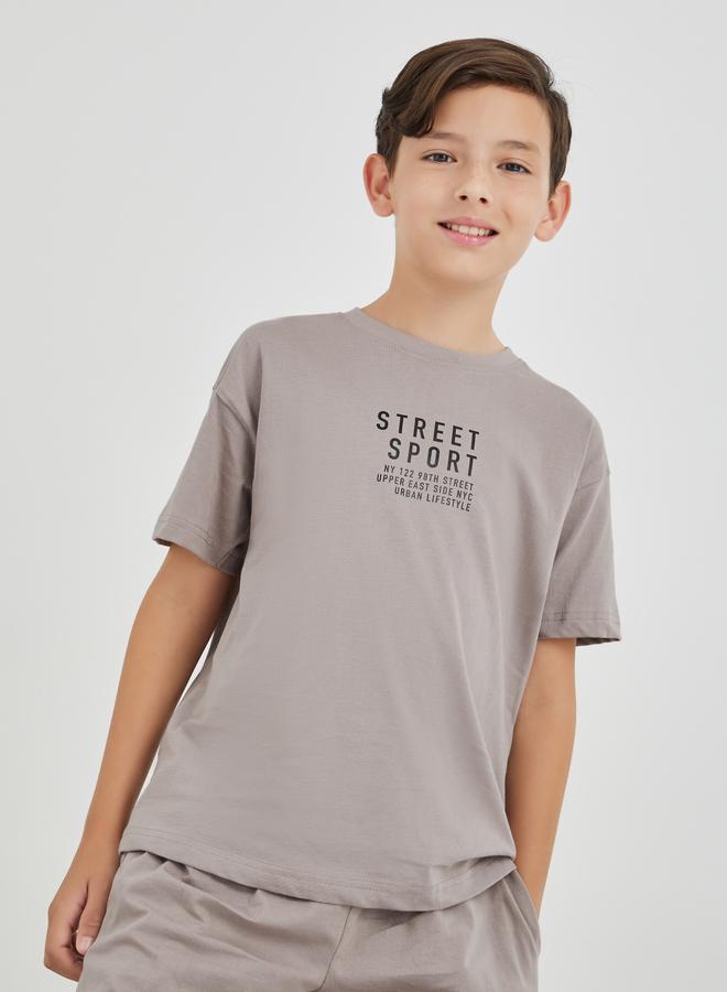 Styli Styli Boys Typography Print Oversized T-Shirt and Shorts Set  - Image 2