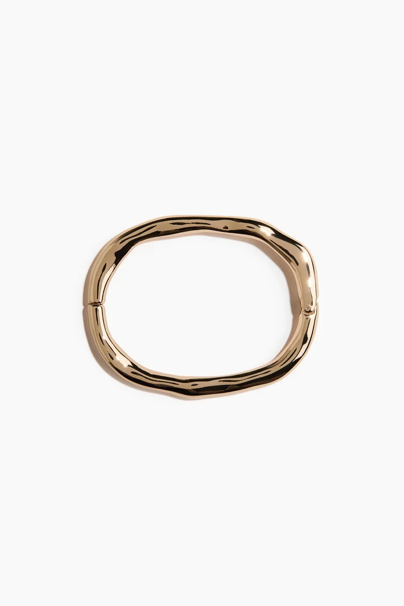 Hinged bangle