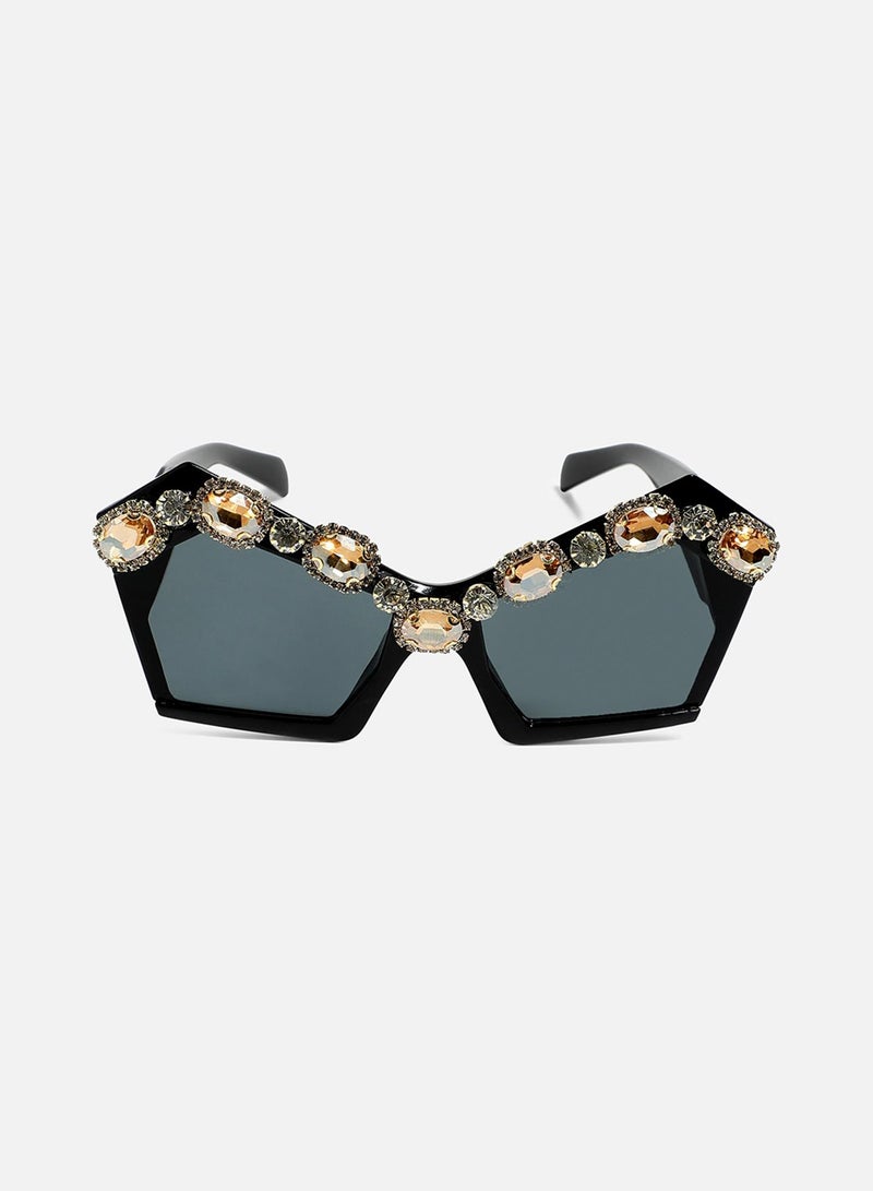 SOHI Radiant Reflections: Embellished Artificial Sunglass Jewellery - Image 2