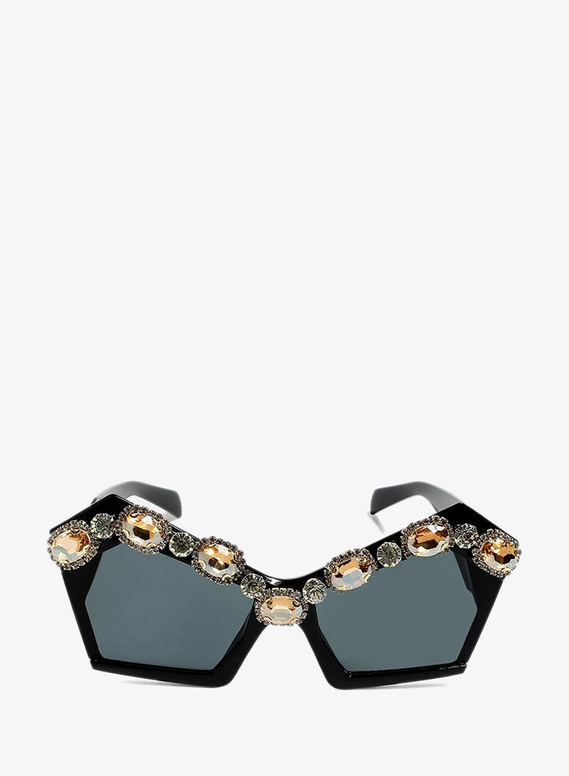 SOHI Radiant Reflections: Embellished Artificial Sunglass Jewellery - Image 2