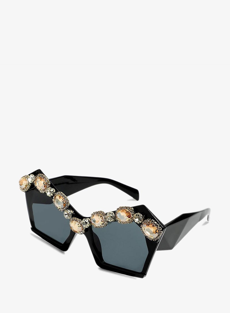 SOHI Radiant Reflections: Embellished Artificial Sunglass Jewellery - Image 3