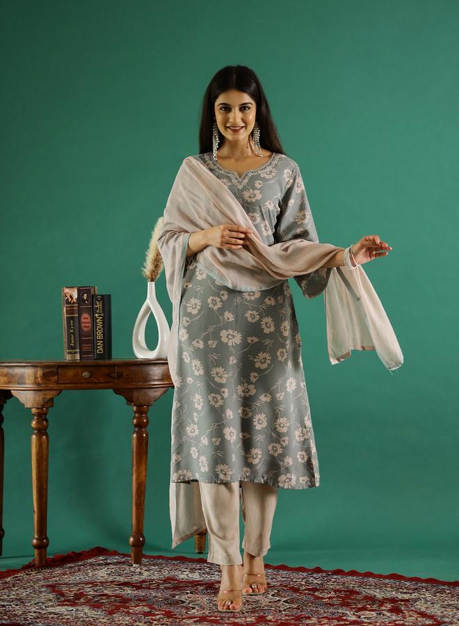 sanskrutihomes Sanskrutihomes Floral Printed V-Neck Pure Cotton Kurta and Pants Set  - Image 3